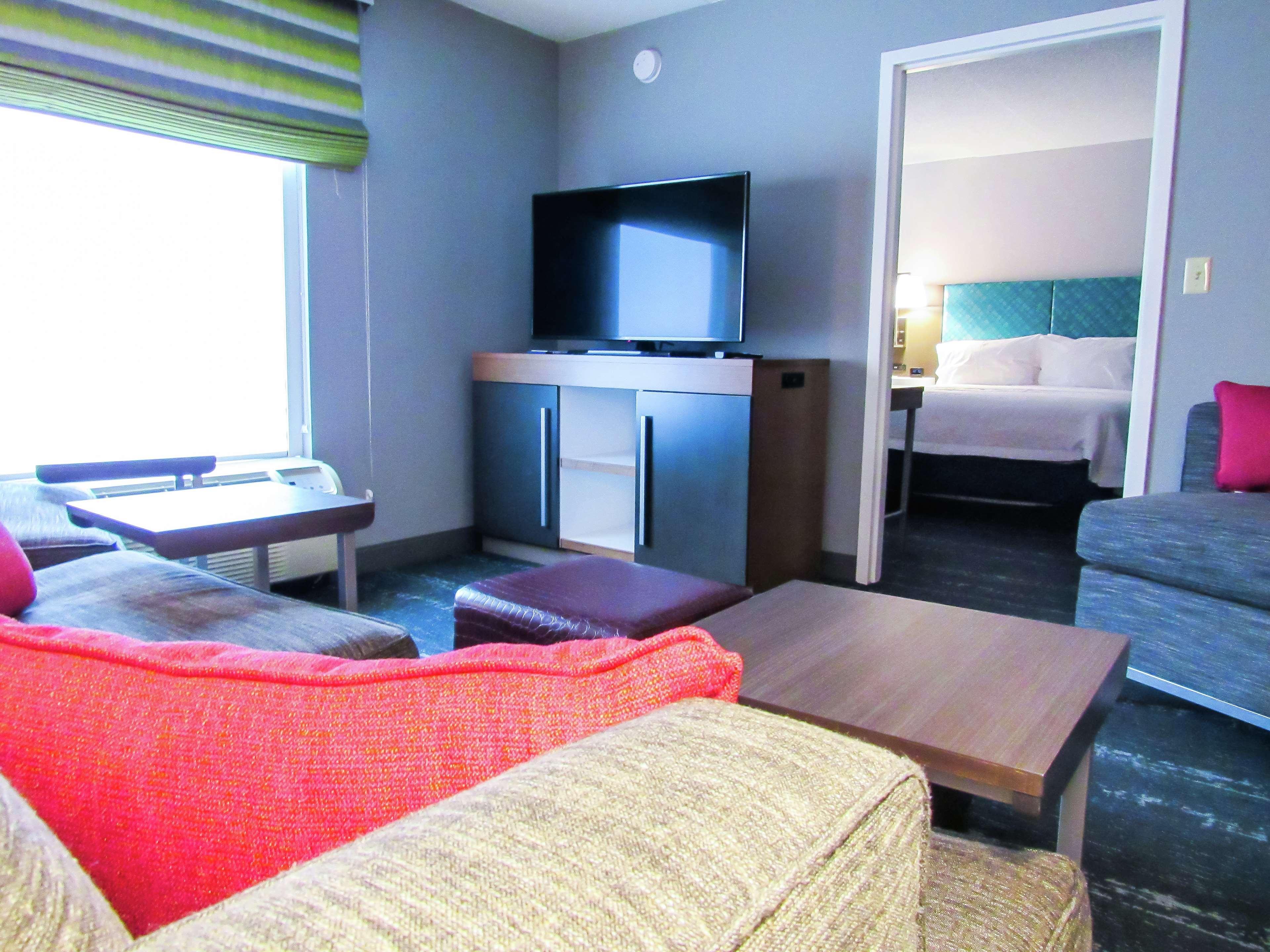 Hampton Inn & Suites Newtown Yardley Bagian luar foto