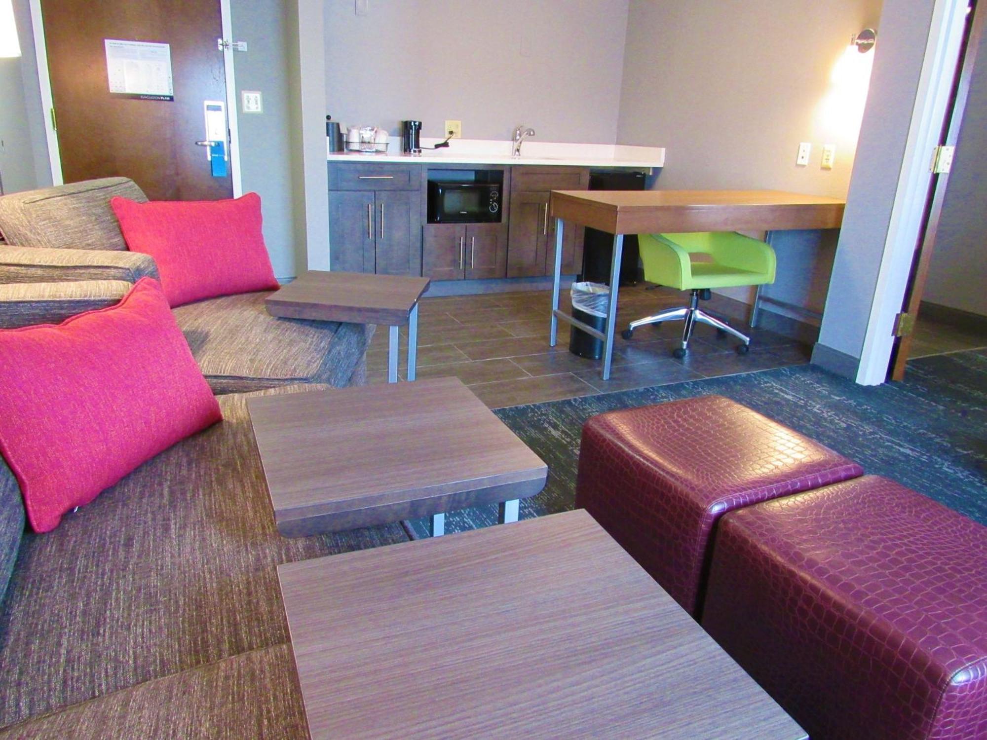 Hampton Inn & Suites Newtown Yardley Bagian luar foto