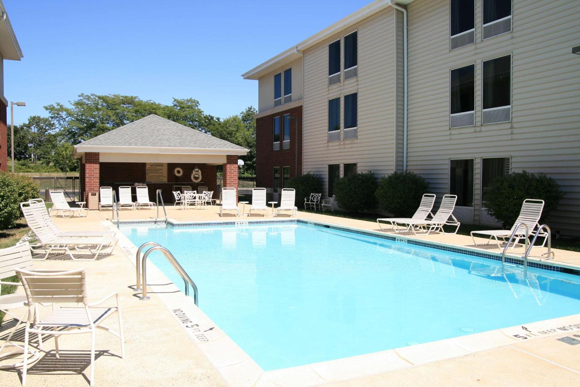 Hampton Inn & Suites Newtown Yardley Bagian luar foto