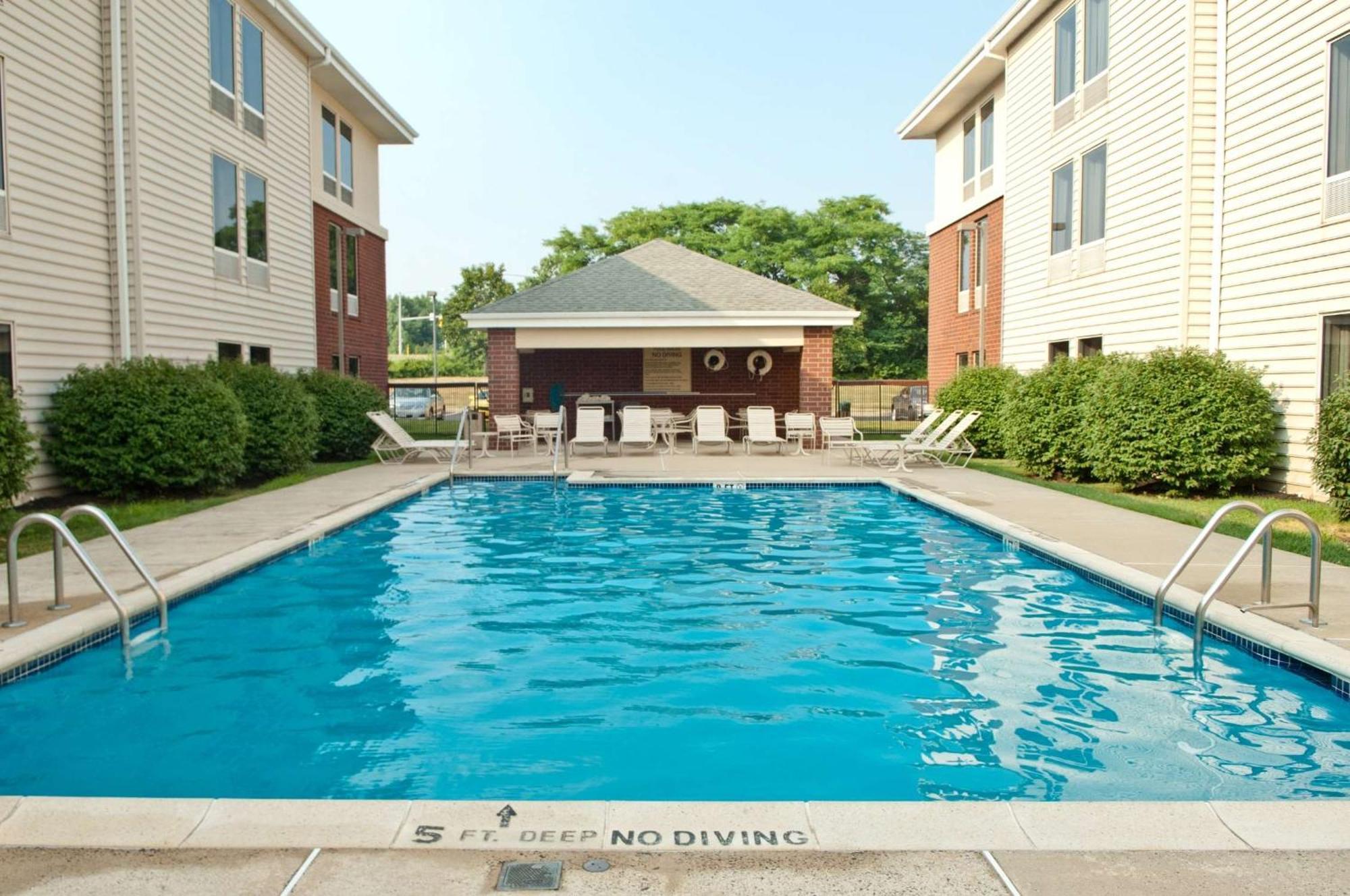 Hampton Inn & Suites Newtown Yardley Bagian luar foto