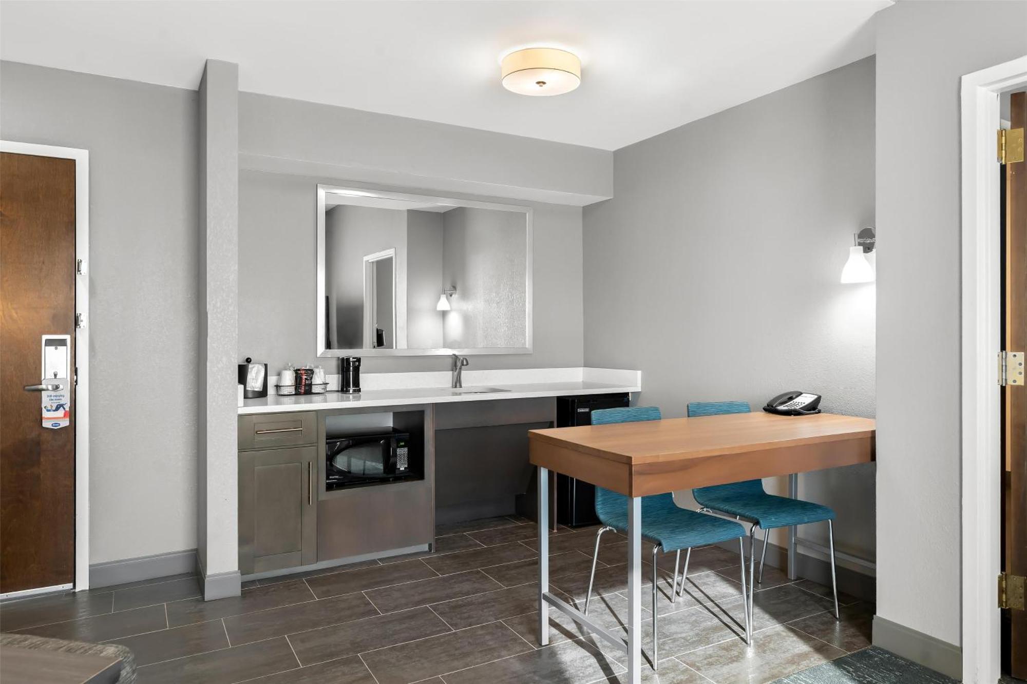 Hampton Inn & Suites Newtown Yardley Bagian luar foto