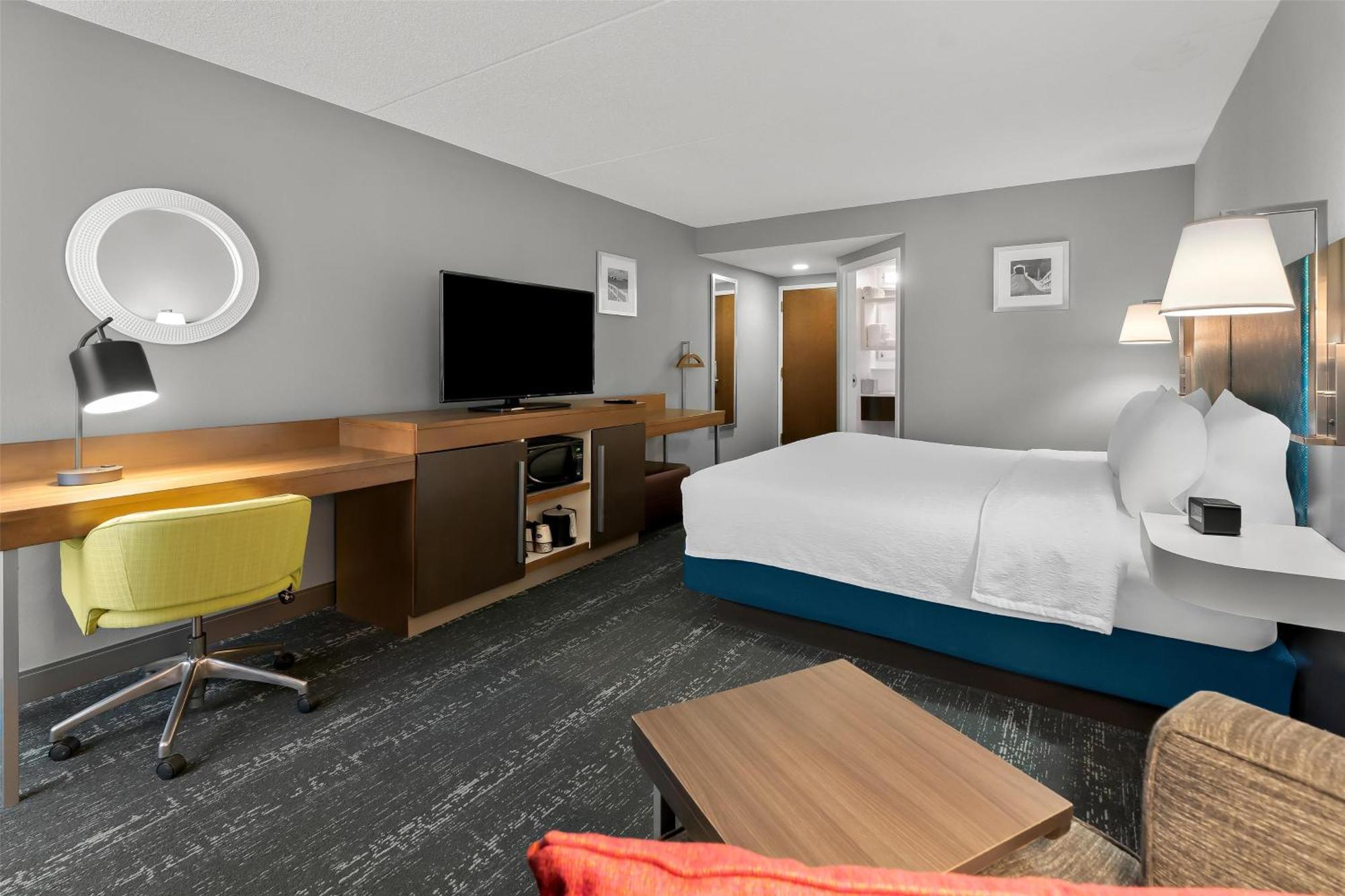 Hampton Inn & Suites Newtown Yardley Bagian luar foto