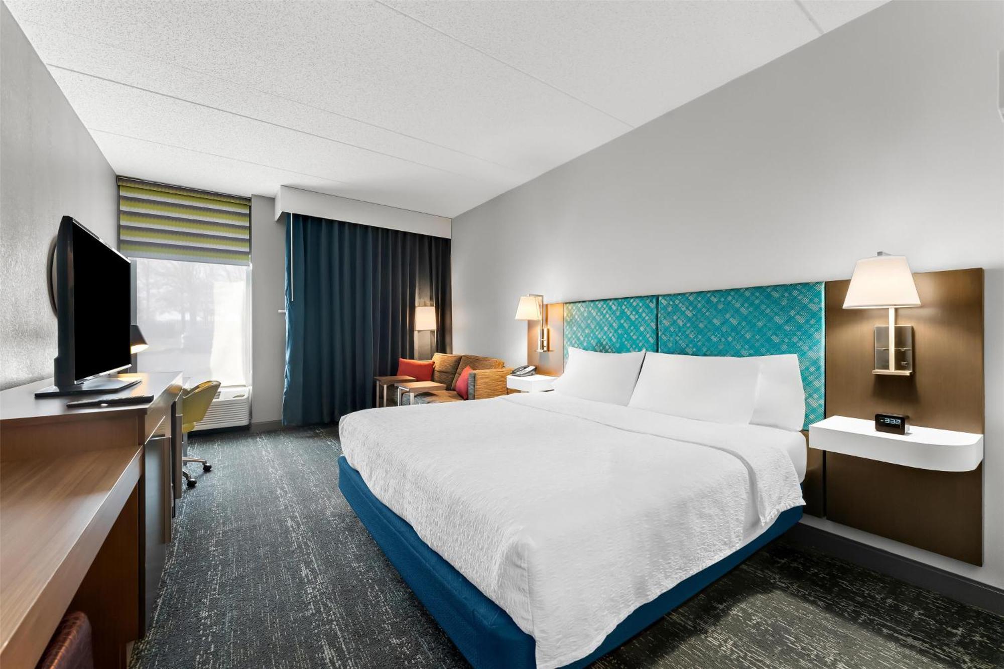 Hampton Inn & Suites Newtown Yardley Bagian luar foto