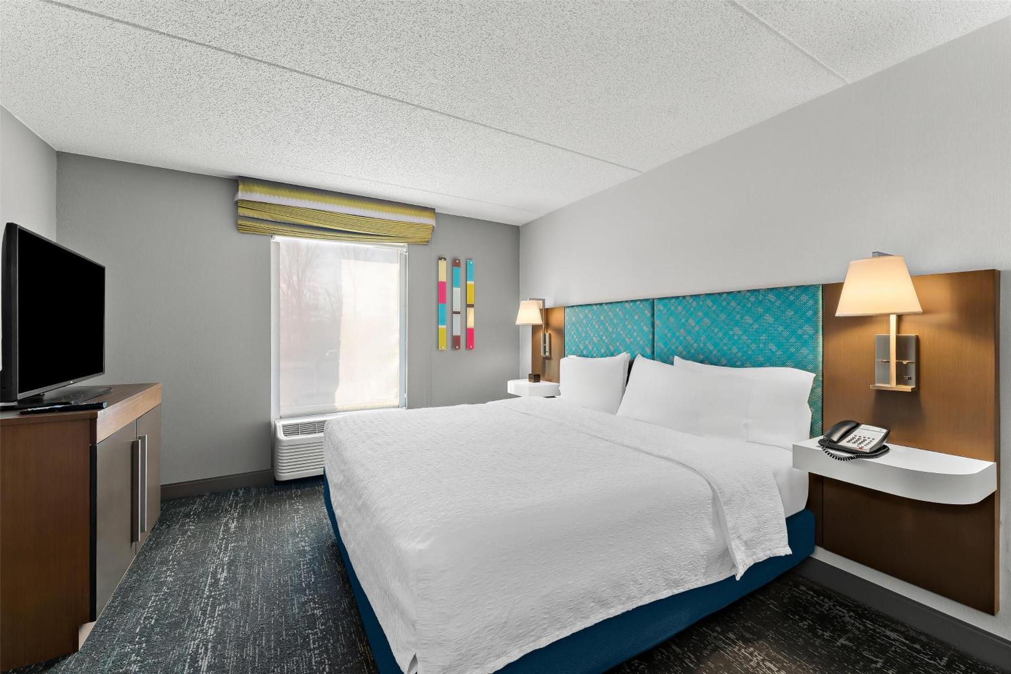 Hampton Inn & Suites Newtown Yardley Bagian luar foto