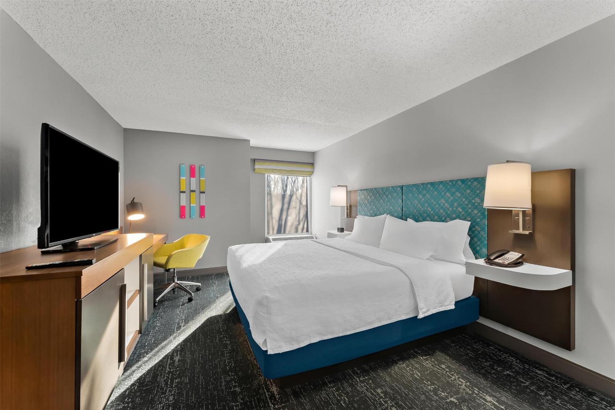 Hampton Inn & Suites Newtown Yardley Bagian luar foto