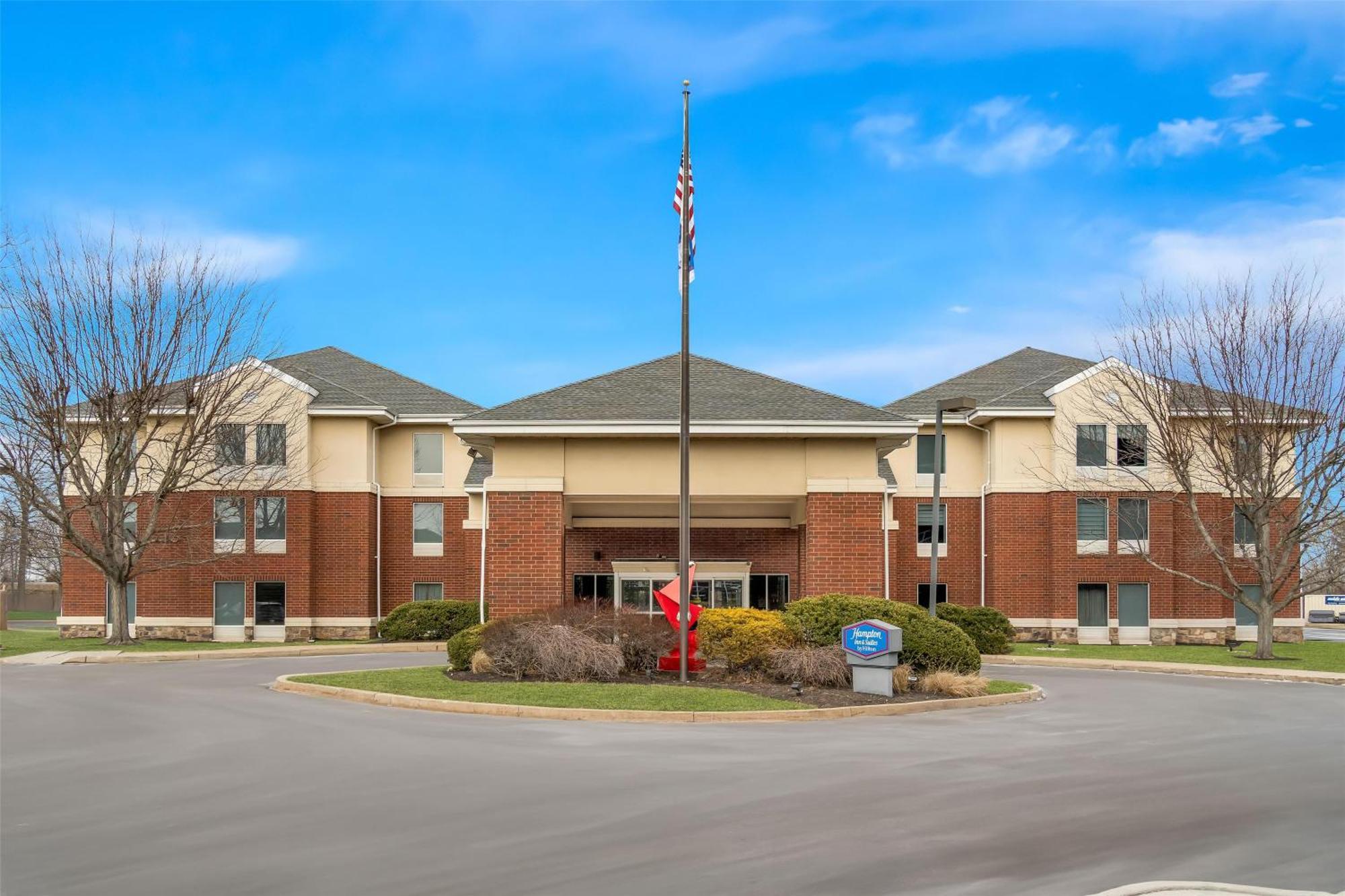 Hampton Inn & Suites Newtown Yardley Bagian luar foto